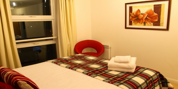 Master Bedroom with En-suite Master Bedroom with En-suite